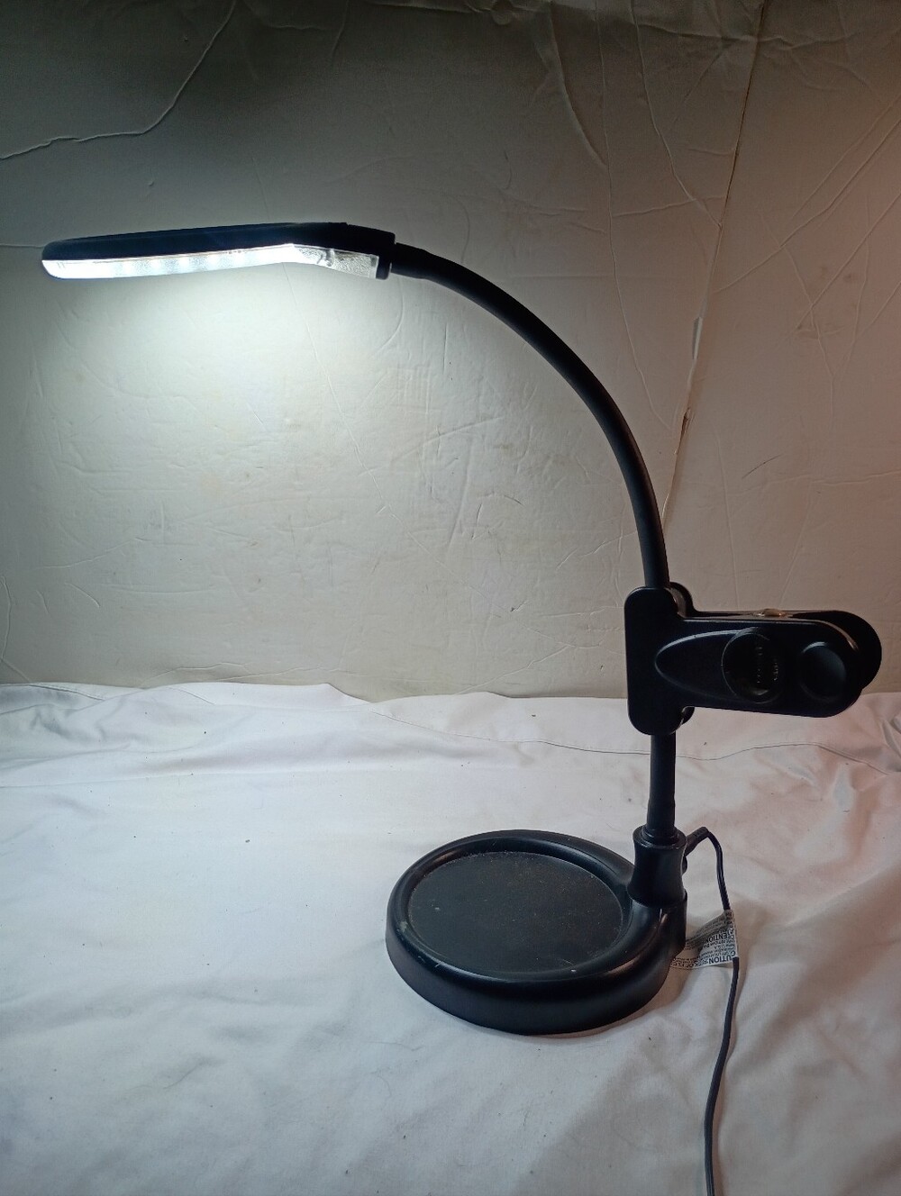 Brightech LightView Flex LED Magnifying Desk Lamp 2-in-1 Base Clamp LTVW-TB2 6W